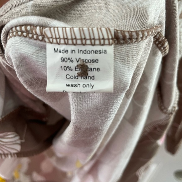 🎈SOLD🎈Ava Sky Cardi Bee - Picture 3 of 4